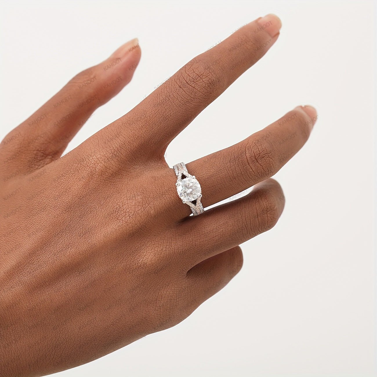 2 Carat Moissanite Sterling Silver 925 Two - Tone Ring - Unisex Fashionable Simple Luxury, Vintage & Elegant Style, Lightweight 3.6g - Ideal Gift for Her, Party, Casual Chic, Anniversary, Birthday, Valentine's, Mother's Day, Ne - italy shopping